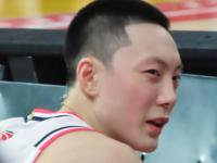 乐鱼真人体育娱乐-稳定发挥！韩旭半场6中3拿到8分6篮板2盖帽