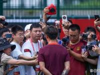 乐鱼体育入口-中国足球联赛热点赛事频现，球迷热情高涨的简单介绍