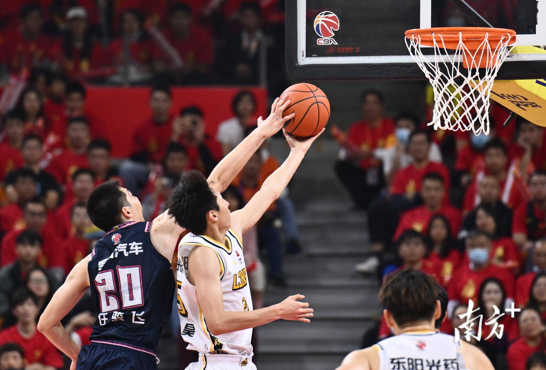 广东宏远队力争夺冠，壮志凌云再战球场的简单介绍