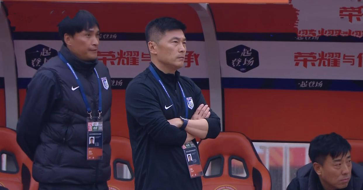 包含保级对手补强，大连英博按兵不动，刘祝润踢海港回避，U16国脚试训的词条