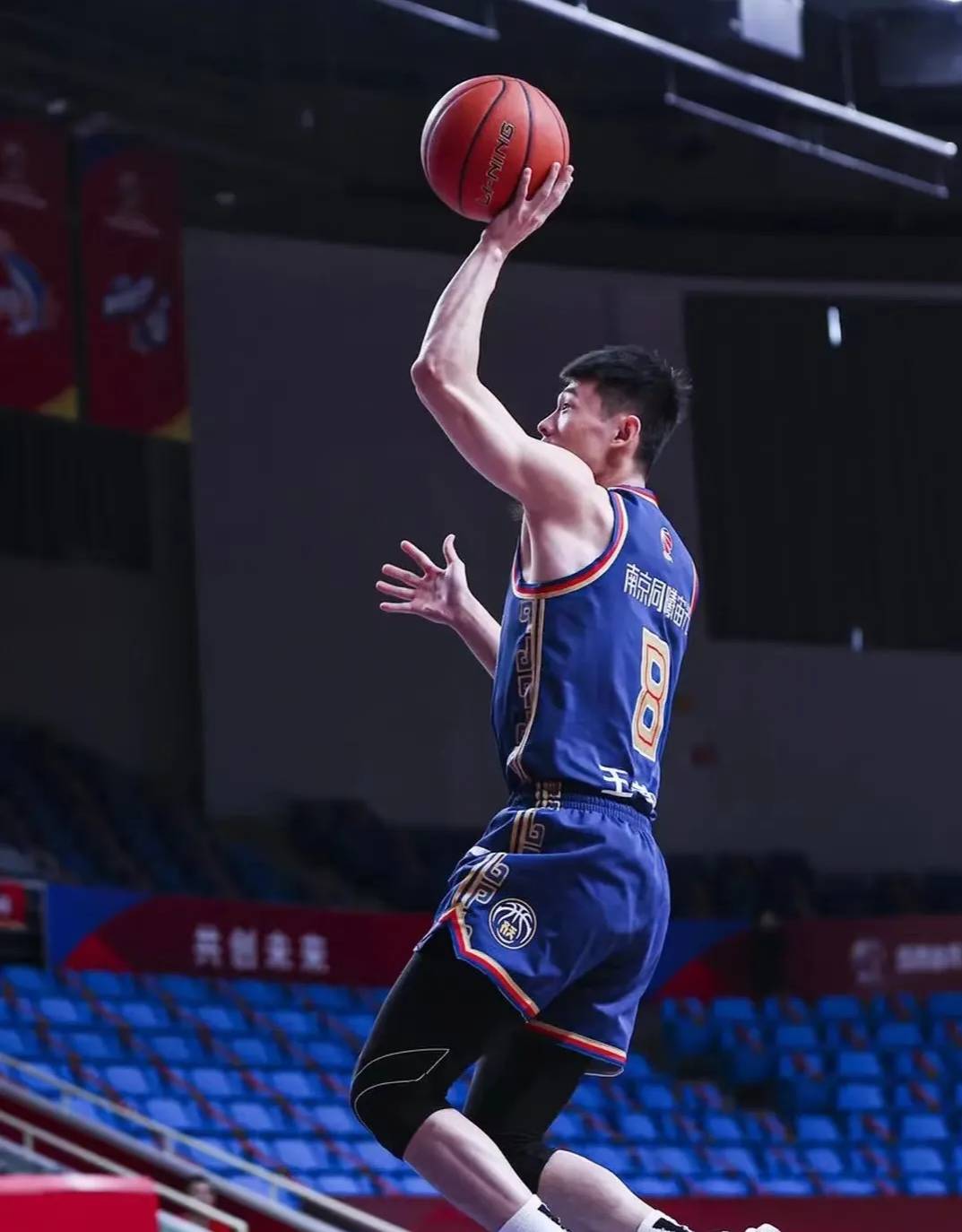 包含王岚嵚13分5篮板4助攻，辽宁大胜福建的词条