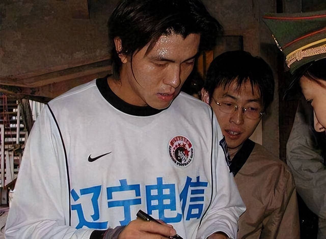 新国足雏形显现：11员虎将就位，张玉宁成为核心，归化球员逐渐让位