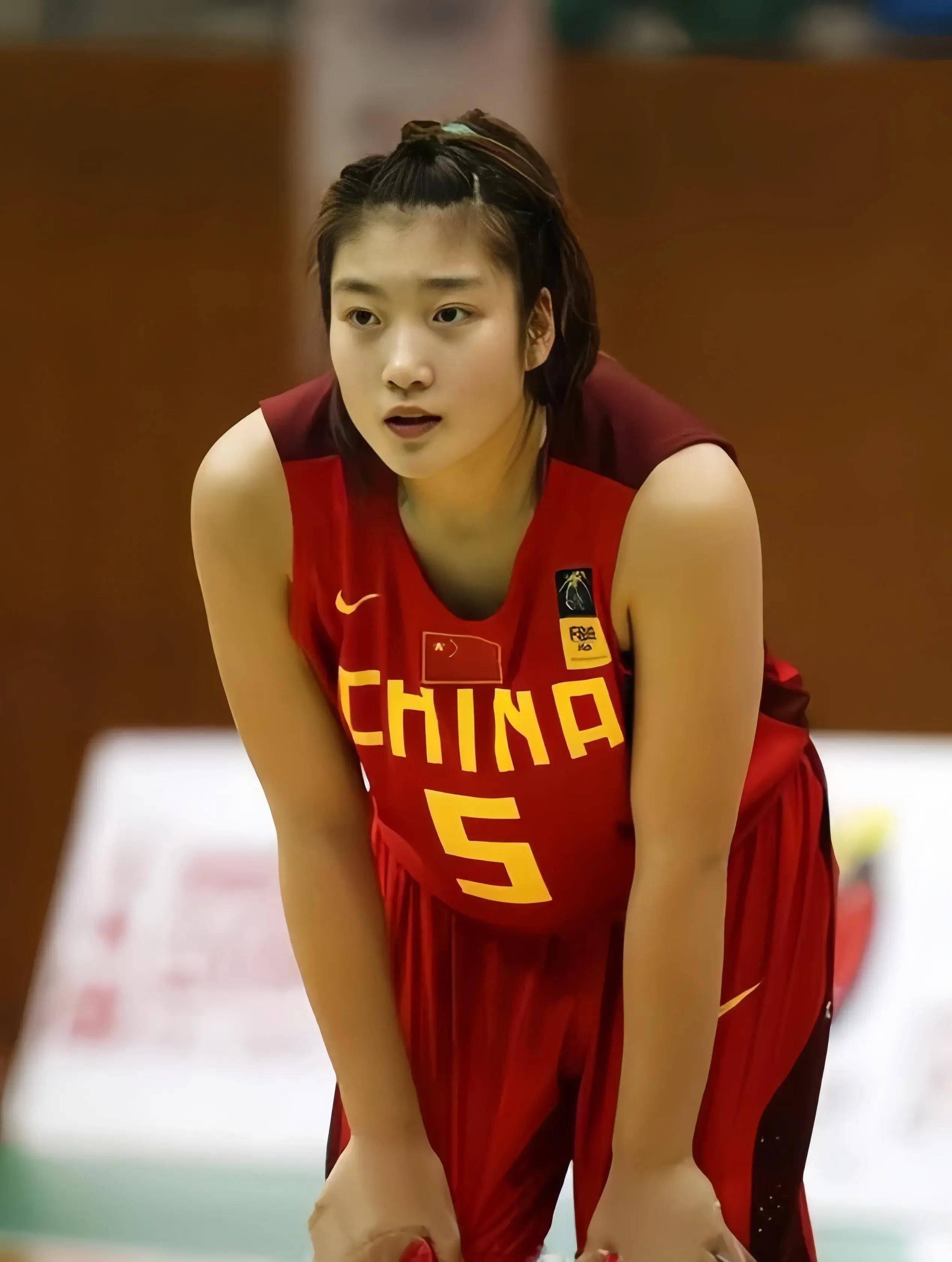 关于杨毅谈李梦无缘亚洲杯：宫鲁鸣不存在任何私欲的信息