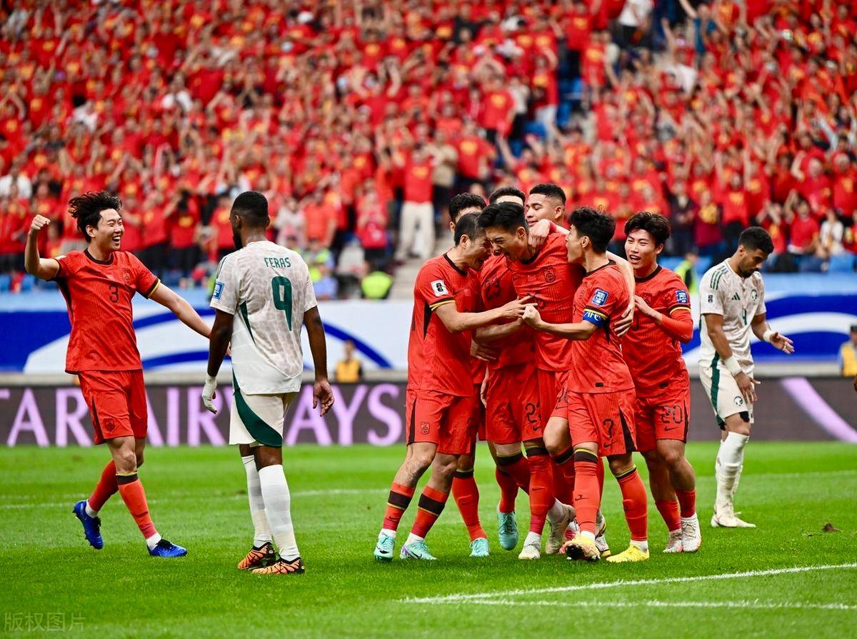 包含国足客场0-1沙特热议:伊万临场差到极致的词条